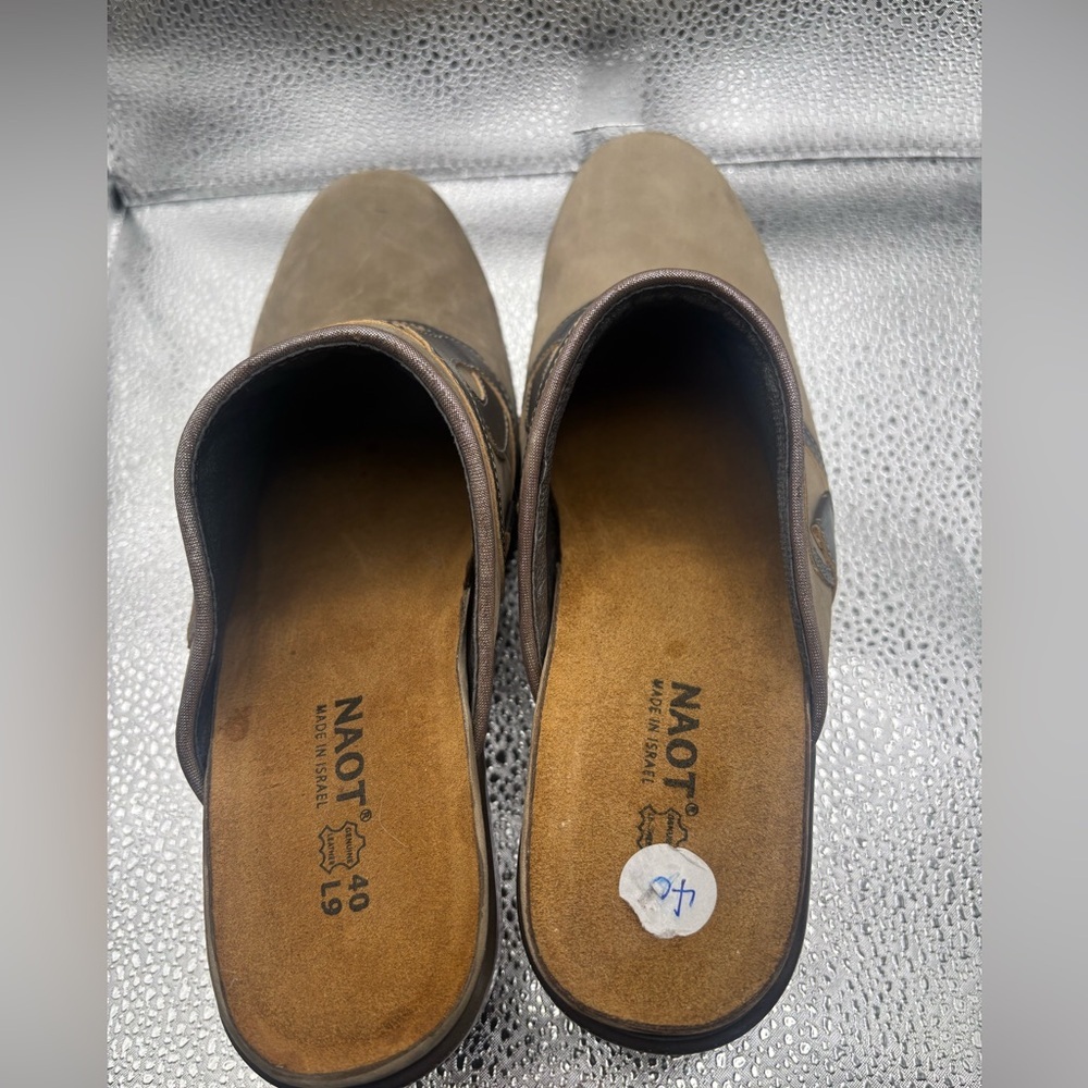Naot Womens Size 40 US 9 -9.5 Suede Clogs Slip On Brown Comfort Shoes - Picture 3 of 6